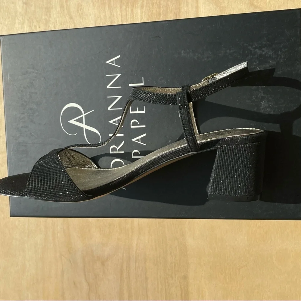 Adrianna Papell, New, Edie, T-Strap Sandal